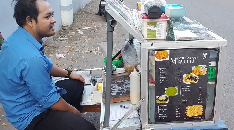 Jualan Roti Maryam di UIN Malang, Penjual Ini Raup Omzet 500 Ribu Perhari